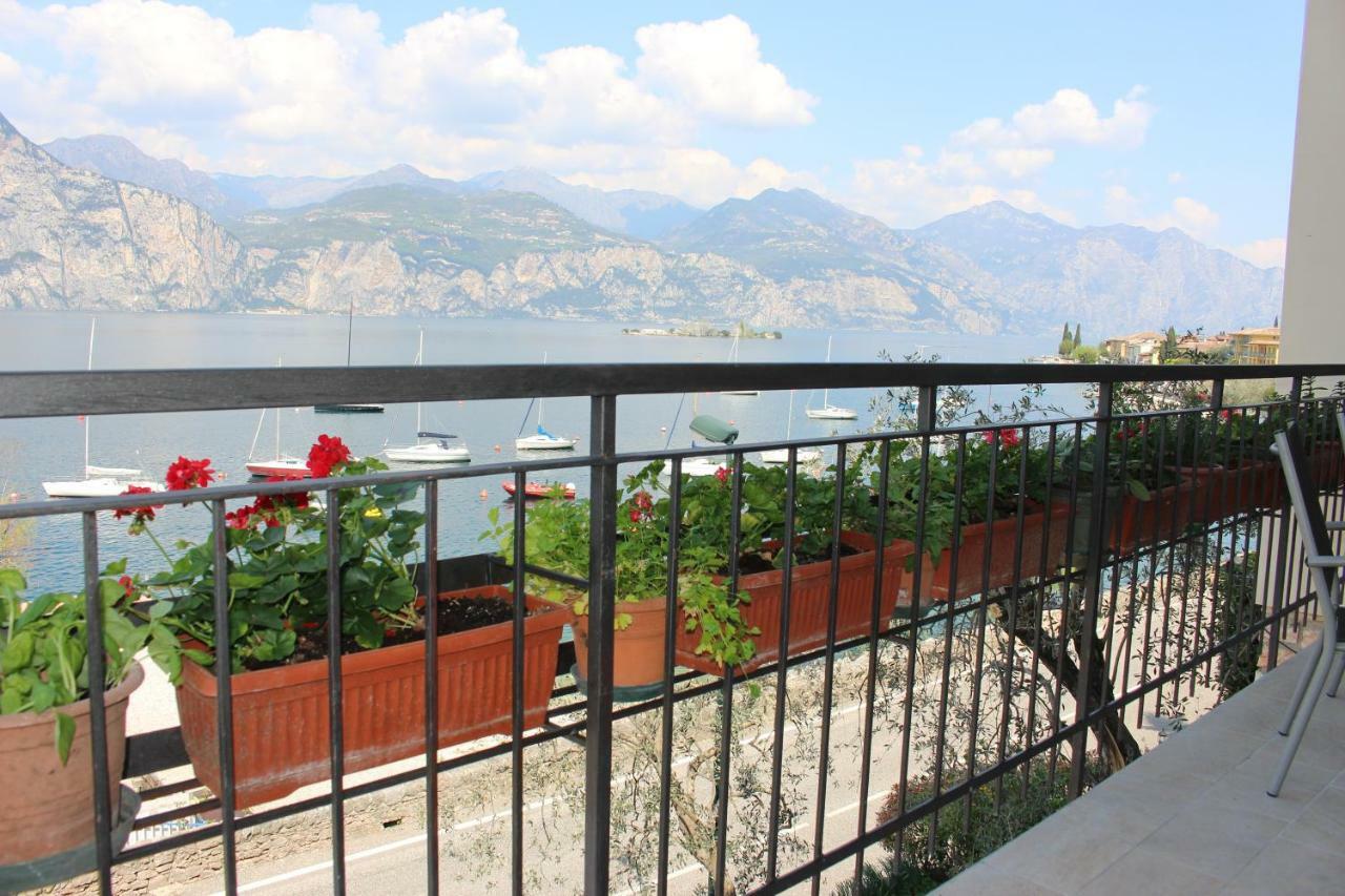 Casa Ines Fronte Lago Aparthotel Brenzone sul Garda Exterior photo